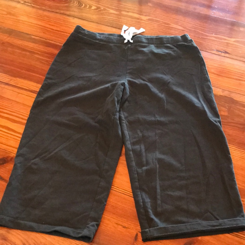 Brand new condition cropped Loft pants